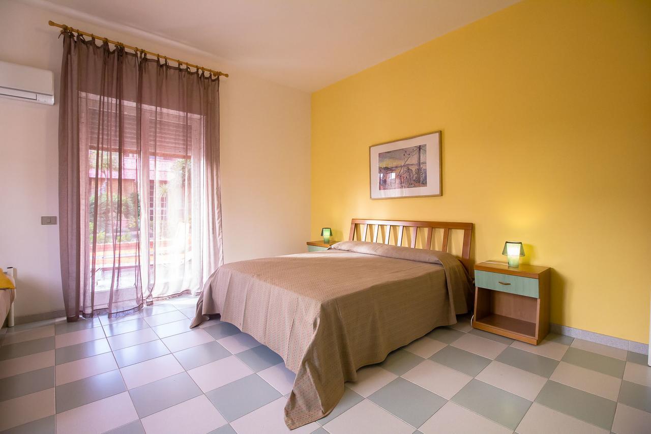 Residence Del Mare Casesicule Santa Maria Del Focallo Buitenkant foto